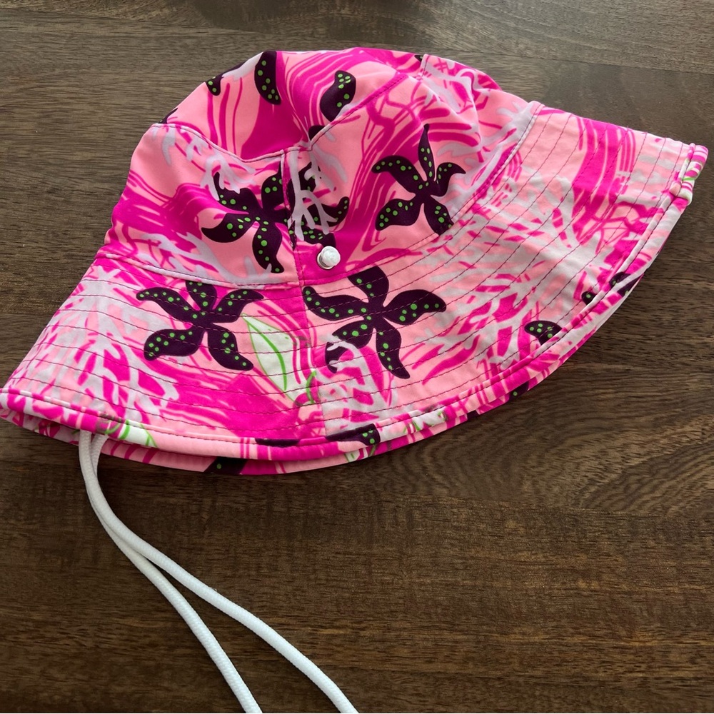 5/$40 Tuga swimhat size OS
